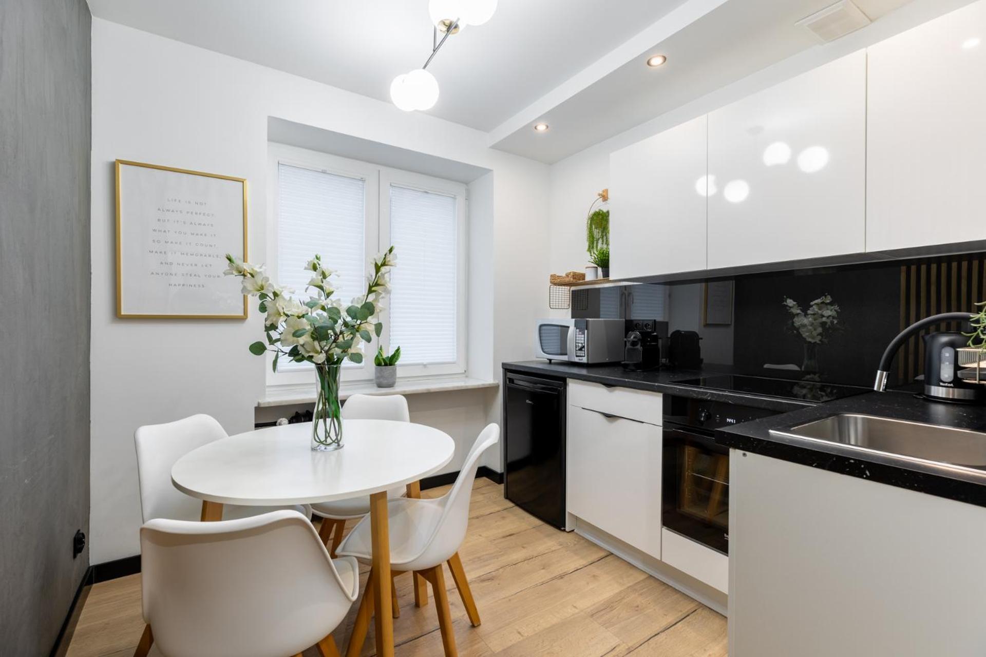 Apartamenty Premium, Faktura Vat, Zrodlowa Centrum Parter Ground Floor Parking Super Lokalizacja Two Bedrooms Kitchen 50 M2 キェルツェ エクステリア 写真